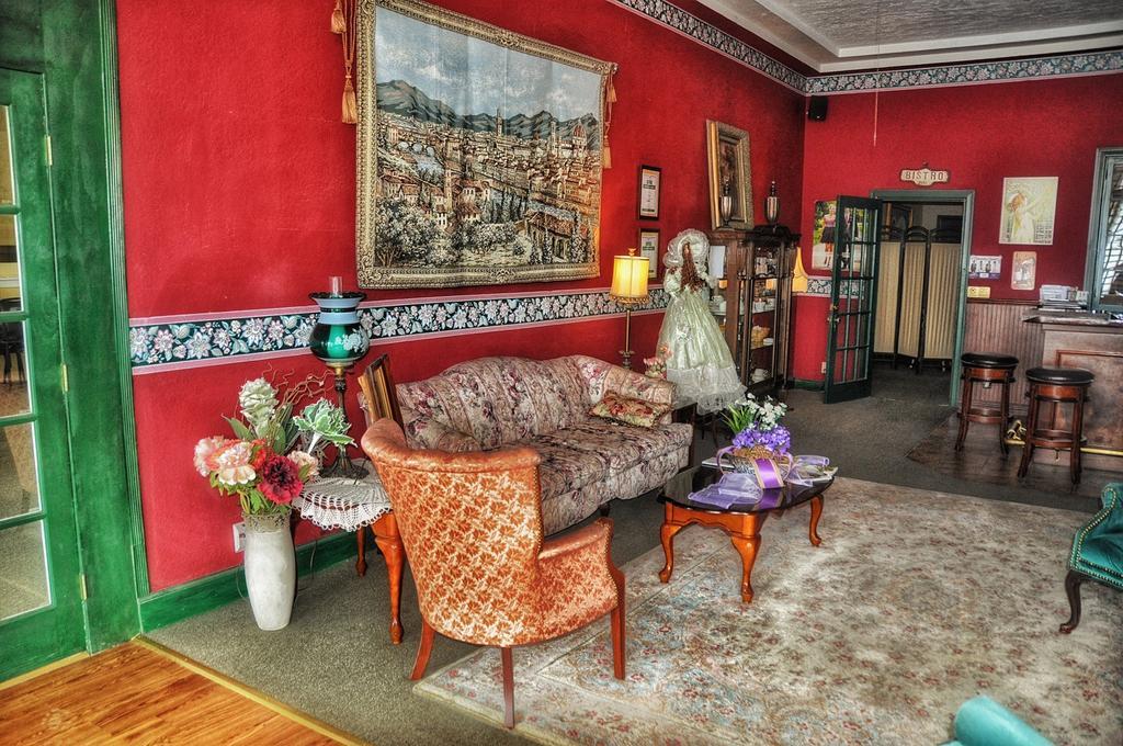 La Plaza Historic Hotel & Restaurant Уолсенберг Экстерьер фото